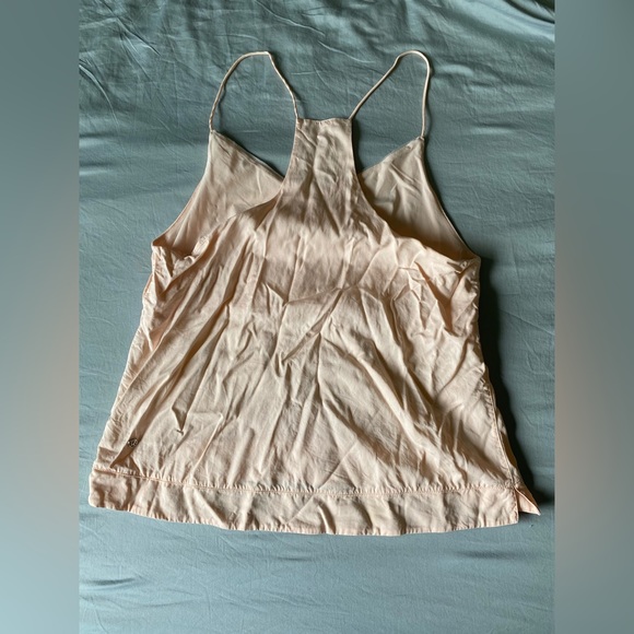 Lululemon wake and flow tank - Picture 3 of 7